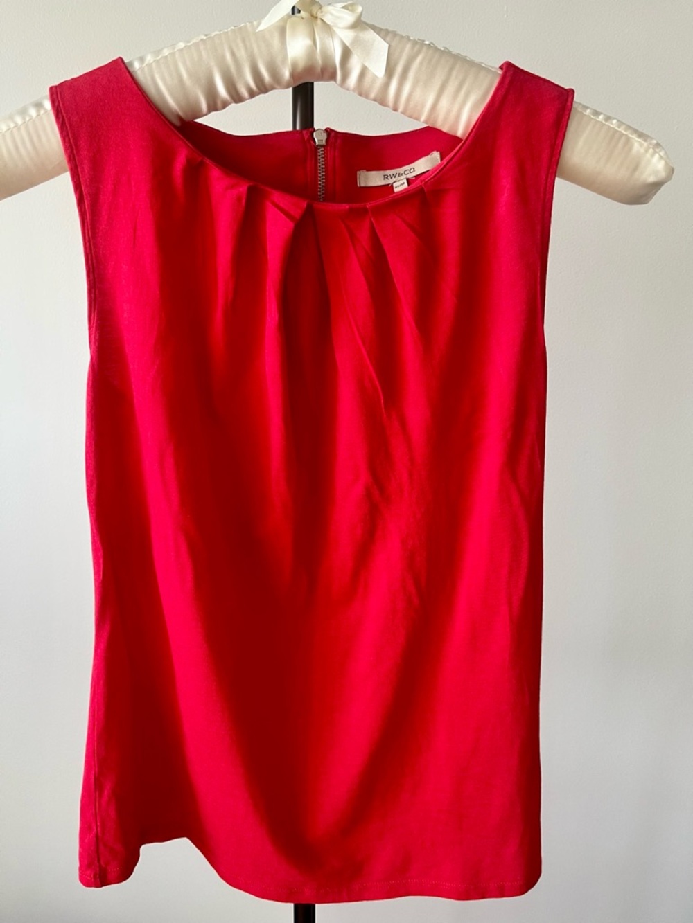 RW&CO. Red Pleated Neck Sleeveless Top US XS
